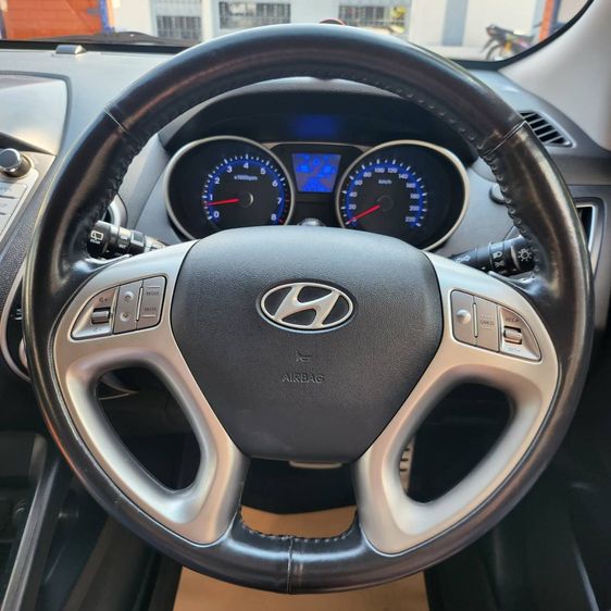 Hyundai Tucson 2012 2.0 D 4WD Utility-car เบนซิน ไม่ติดแก๊ส เกียร์อัตโนมัติ บรอนซ์ทอง รูปที่ 4