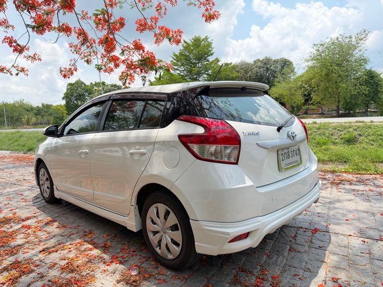 Toyota Yaris 2013 1.2 E Sedan เบนซิน เกียร์อัตโนมัติ ขาว รูปที่ 4