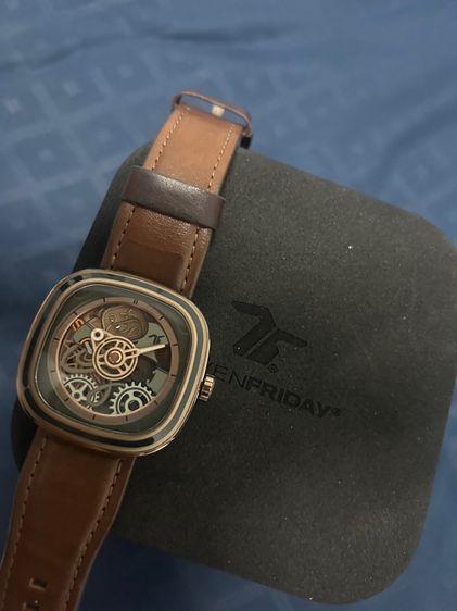 SEVENFRIDAY ”T-Riley“ รูปที่ 3