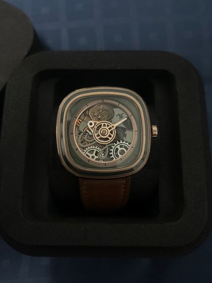 SEVENFRIDAY ”T-Riley“