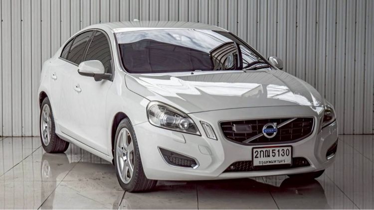 Volvo S60 2013 1.6 Drive Utility-car เบนซิน ไม่ติดแก๊ส เกียร์อัตโนมัติ ขาว รูปที่ 2