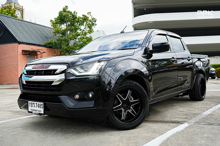 รถ Isuzu D-MAX 1.9 L สี ดำ
