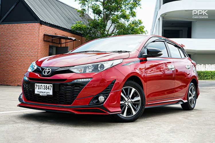 รถ Toyota Yaris 1.2 G Plus สี แดง
