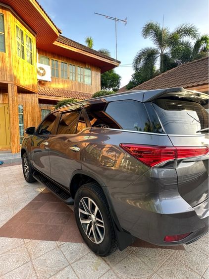 Toyota Fortuner 2017 2.4 V Utility-car ดีเซล เกียร์อัตโนมัติ เทา รูปที่ 4