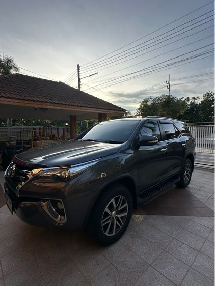 Toyota Fortuner 2017 2.4 V Utility-car ดีเซล เกียร์อัตโนมัติ เทา รูปที่ 3