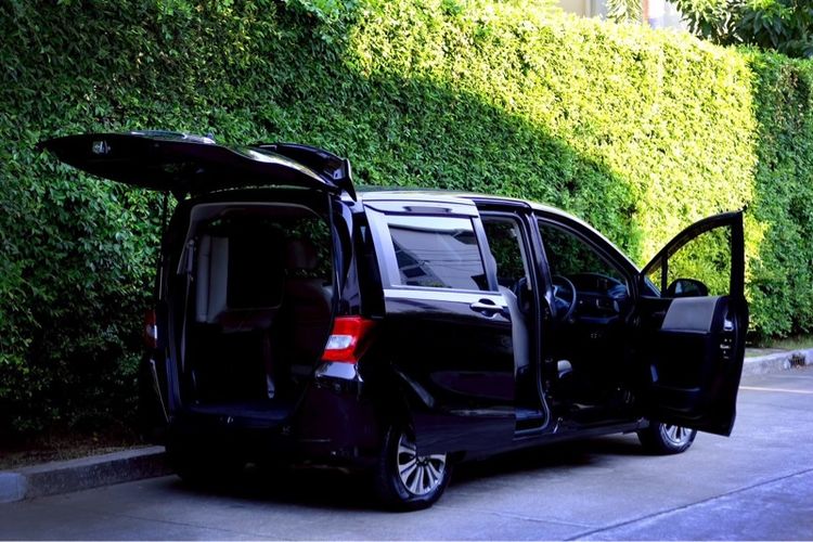 Honda Freed 2012 1.5 E Utility-car เบนซิน ไม่ติดแก๊ส เกียร์อัตโนมัติ ดำ รูปที่ 4