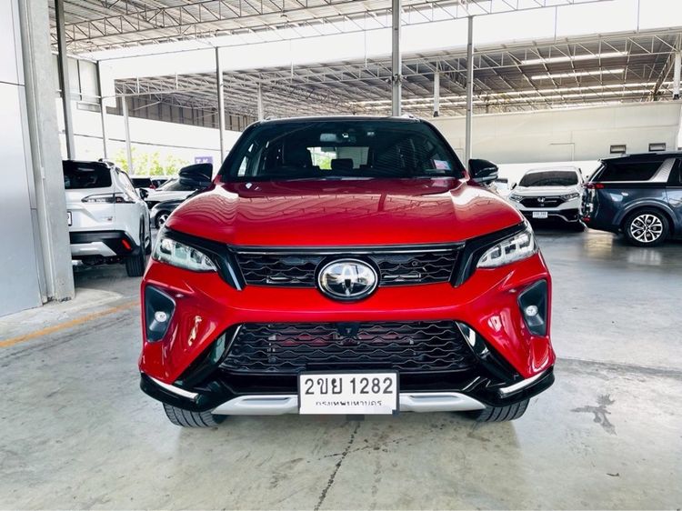 รถ Toyota Fortuner 2.8 V TRD Sportivo สี แดง