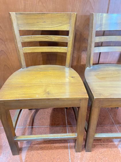 เก้าอี้ไม้เนื้อแข็ง