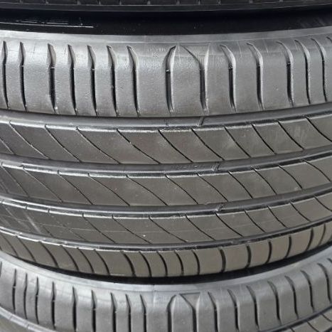 215​ 55 17​ลงพื้นปี25 Michelin Primacy​4
ดอกเต็มๆ​ ขนเชื่อมร่อง​ นุ่มเงียบสุดๆพร้อมใช้อีกนาน​ ชุด​4เส้น​ 5,800​ บาท 