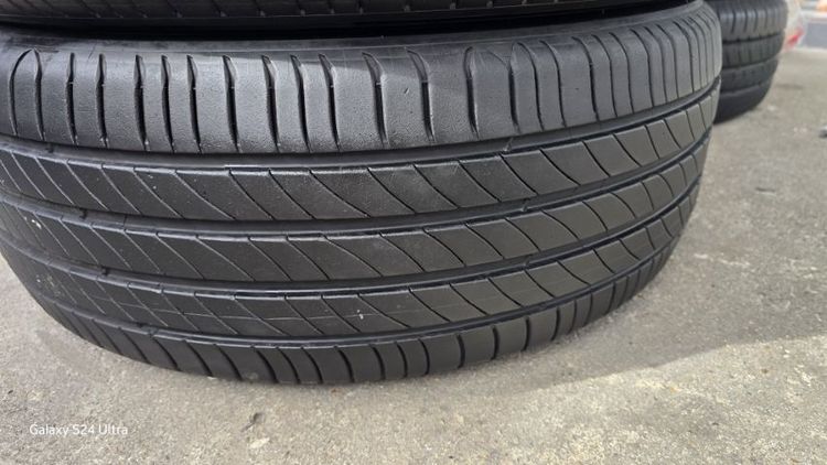 215​ 55 17​ลงพื้นปี25 Michelin Primacy​4
ดอกเต็มๆ​ ขนเชื่อมร่อง​ นุ่มเงียบสุดๆพร้อมใช้อีกนาน​ ชุด​4เส้น​ 5,800​ บาท  รูปที่ 4