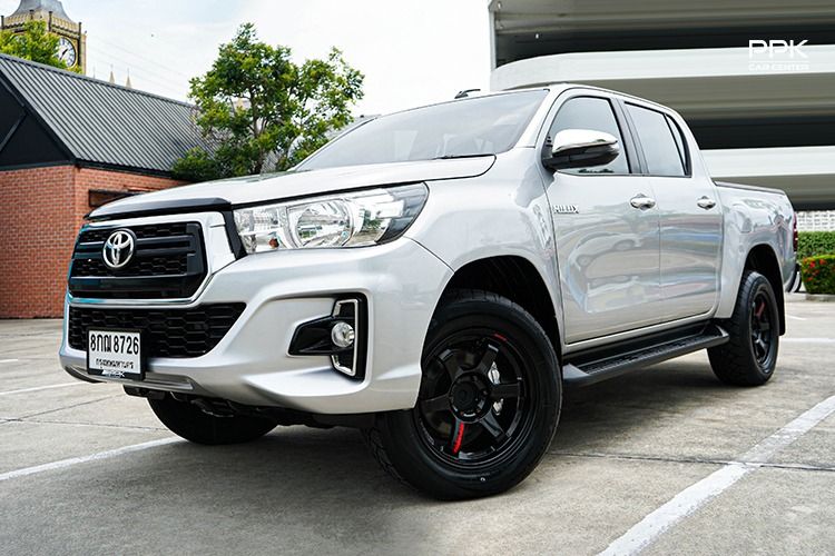 รถ Toyota Hilux Revo 2.4 E Prerunner สี เทา