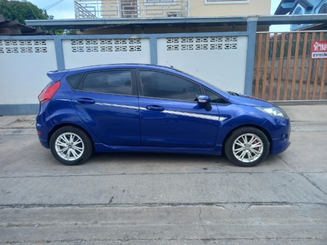 รถ Ford Fiesta 1.6 Sport สี น้ำเงิน