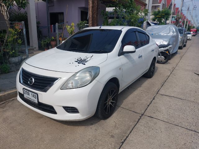 รถ Nissan Almera 1.2 E สี ขาว