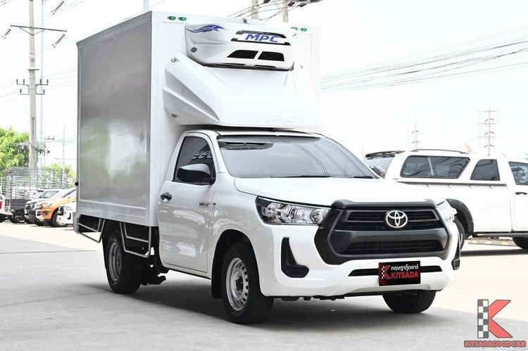 รถ Toyota Hilux Revo 2.4 Entry สี ขาว