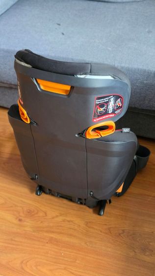 ขายต่อ Chicco KidFit Car Seat และ Booster Seat มือสอง - มีสองตัว