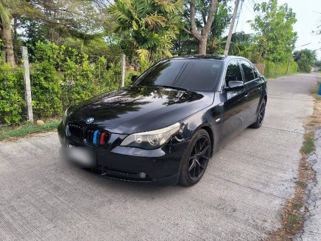BMW Series 5 2005 520i Sedan เบนซิน ไม่ติดแก๊ส เกียร์อัตโนมัติ ดำ รูปที่ 2