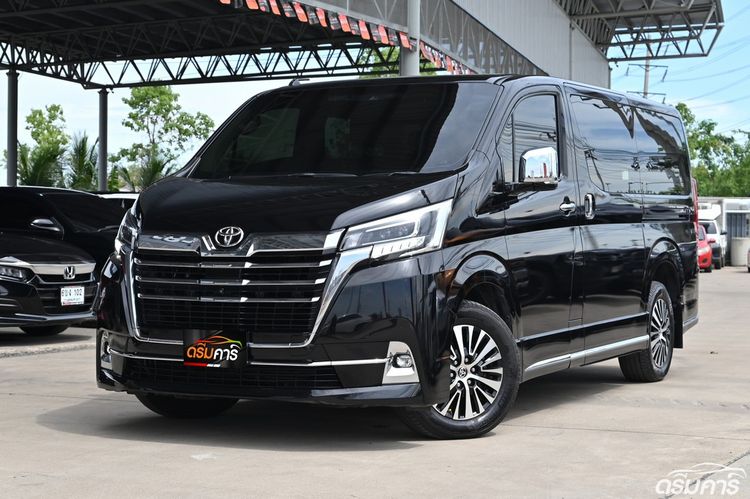 รถ Toyota Majesty 2.8 Grande สี ดำ