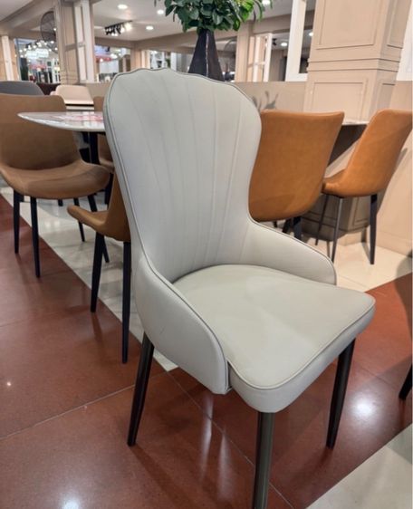 Dining Table and Chairs รูปที่ 4