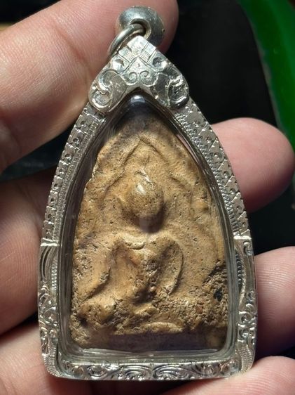 พระขุนแผนกรุวัดบ้านกร่าง จ.สุพรรณบุรี พิมพ์หน้ากลม (พลายคู่ตัดเดี่ยว) เลี่ยมเงินสั่งทำหนาๆสวยๆ ประกันตลอดชีพ