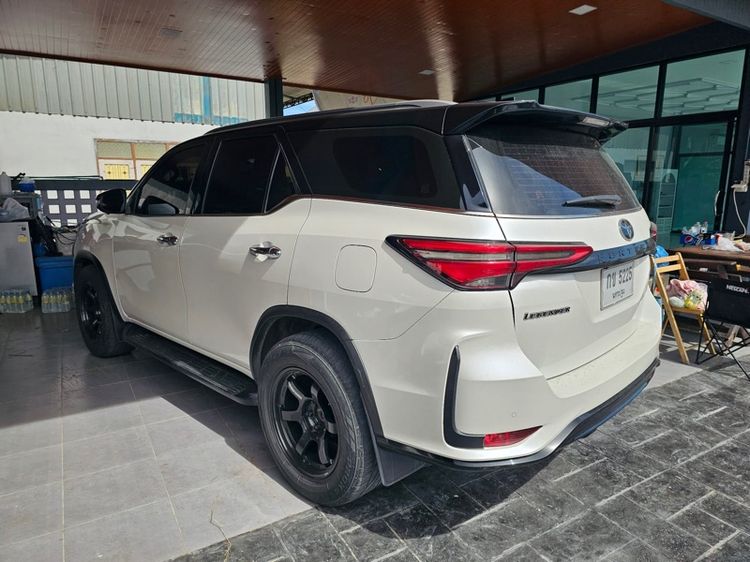 Toyota Fortuner 2021 2.4 Legender Van ดีเซล ไม่ติดแก๊ส เกียร์อัตโนมัติ ขาว รูปที่ 4