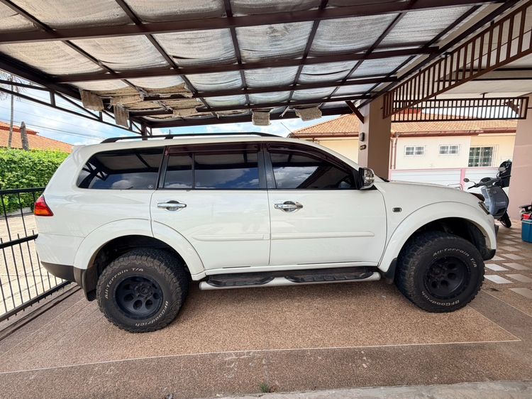 รถ Mitsubishi Pajero 2.5 VG Turbo สี ขาว