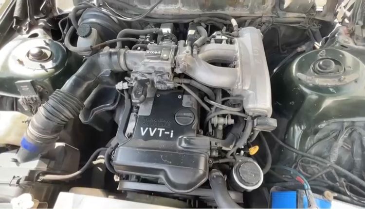 รถ Volvo 244 2.3 GL สี เขียว