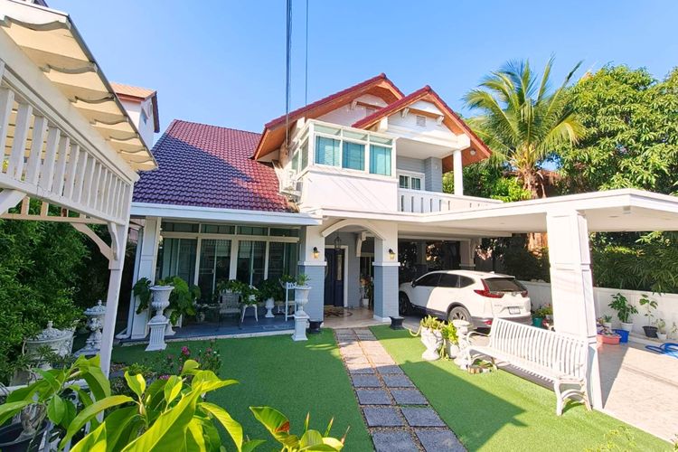 มีบางส่วน บ้านเดี่ยวหมู่บ้านศรีพงษ์ ซอยลาซาล46 