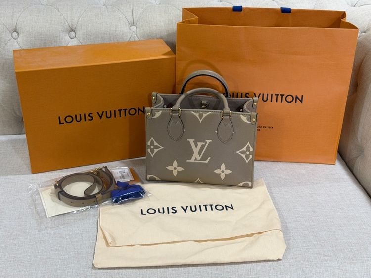 Louis Vuitton OnTheGo PM สี Tourterelle Creme (หนังปั๊มลายทูโทน) 