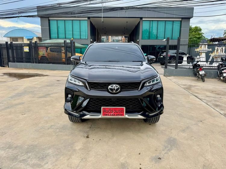 Toyota Fortuner 2023 2.8 LEGENDER 2WD AT Utility-car ดีเซล ไม่ติดแก๊ส เกียร์อัตโนมัติ ดำ