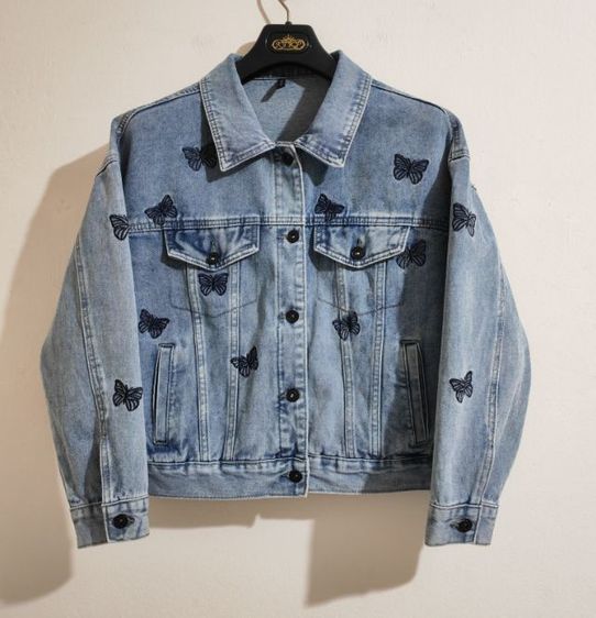 เสื้อแจ็คเก็ตยีนส์ปักลายผีเสื้อ รูปที่ 4