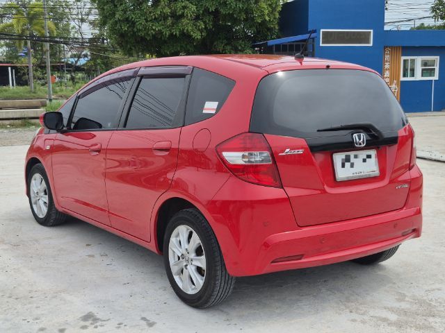 Honda Jazz 2013 1.5 V Sedan เบนซิน ไม่ติดแก๊ส เกียร์อัตโนมัติ แดง รูปที่ 2
