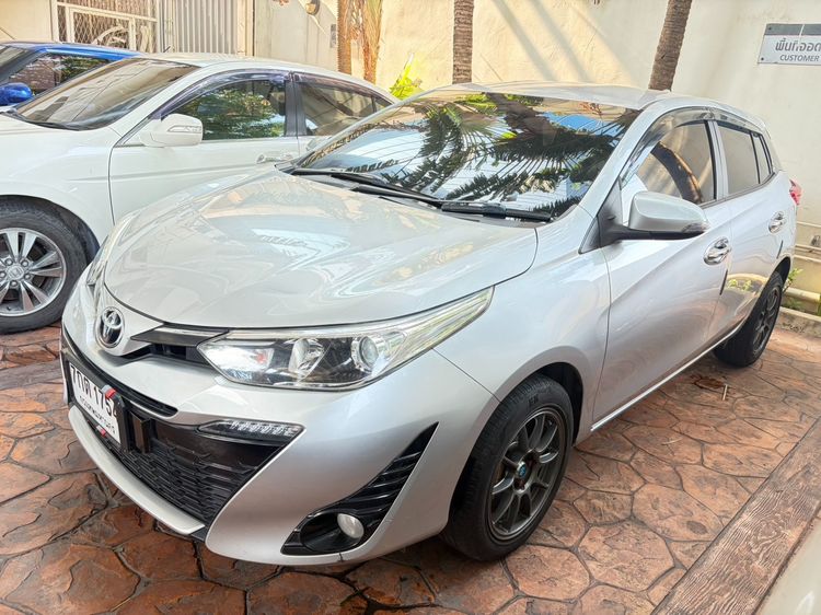 Toyota Yaris 2017 1.2 G Sedan เบนซิน LPG เกียร์อัตโนมัติ เทา รูปที่ 3