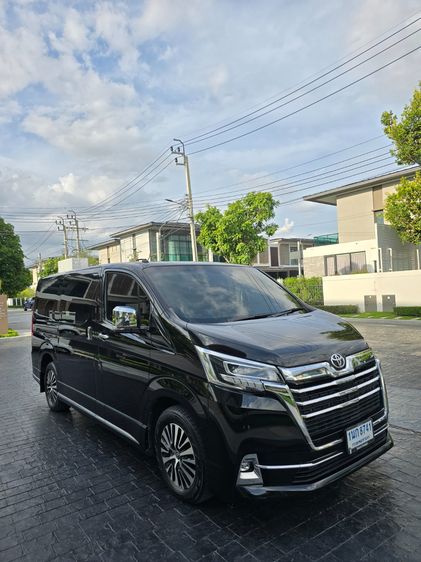 รถ Toyota Majesty 2.8 Grande สี ดำ