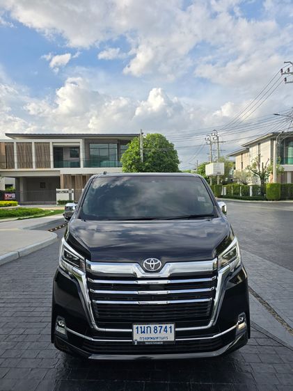 Toyota Majesty 2020 2.8 Grande Van ดีเซล เกียร์อัตโนมัติ ดำ รูปที่ 2