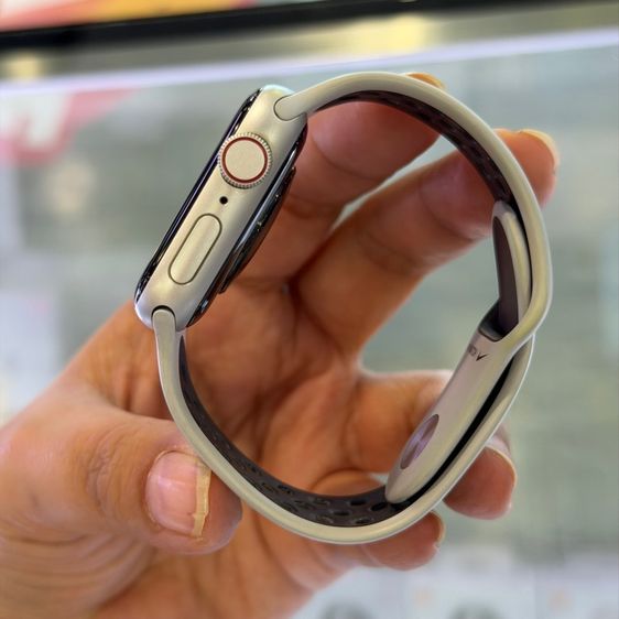 Apple Watch SE Nike (GPSและCellular) ขนาด40mm. Silver Aluminum Case ครบยกกล่อง🔥🔥 รูปที่ 3