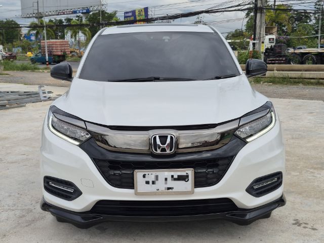 รถ Honda HR-V 1.8 RS สี ขาว