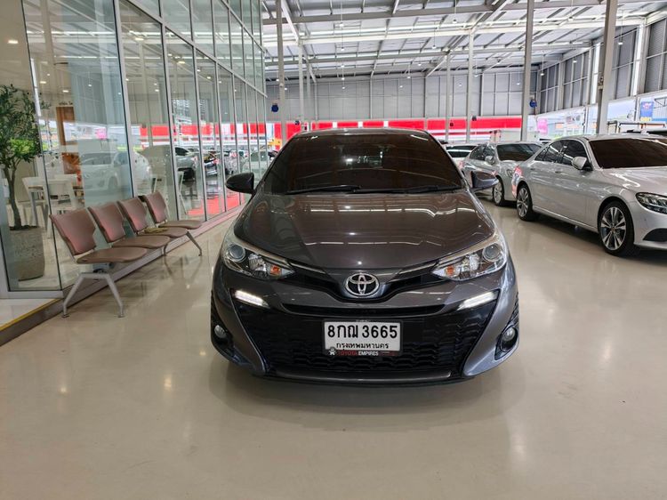 Toyota Yaris 2018 1.2 G Sedan เบนซิน LPG เกียร์อัตโนมัติ เทา