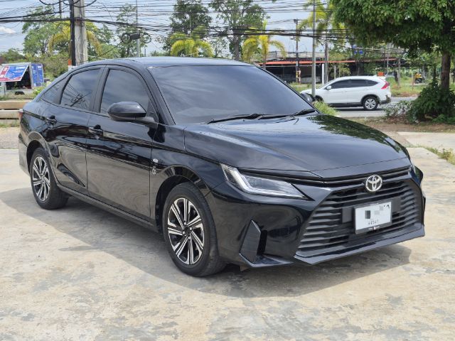 รถ Toyota Yaris ATIV 1.2 Smart สี ดำ