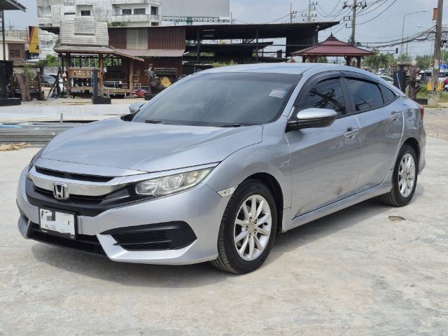 รถ Honda Civic 1.8 E i-VTEC สี บรอนซ์เงิน