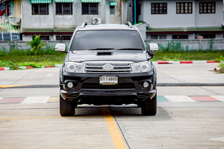 Toyota Fortuner 2005 3.0 V 4WD Utility-car ดีเซล เกียร์อัตโนมัติ ดำ รูปที่ 2