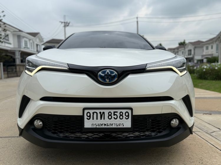 Toyota C-HR 2019 1.8 HV Hi Sedan ไฮบริด ไม่ติดแก๊ส เกียร์อัตโนมัติ ขาว รูปที่ 3