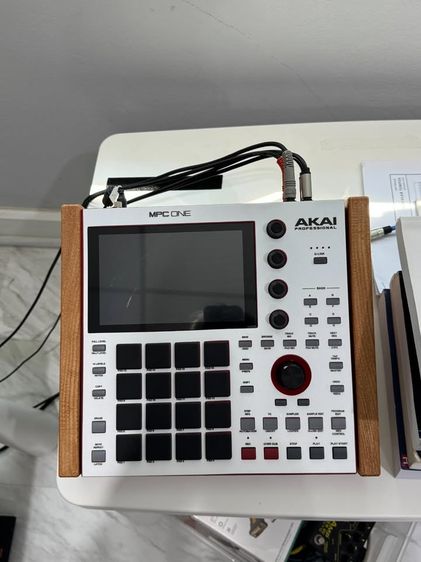 Akai MPC ONE + Standalone Studio, Live Music Production Controller (Wi-Fi) รูปที่ 2