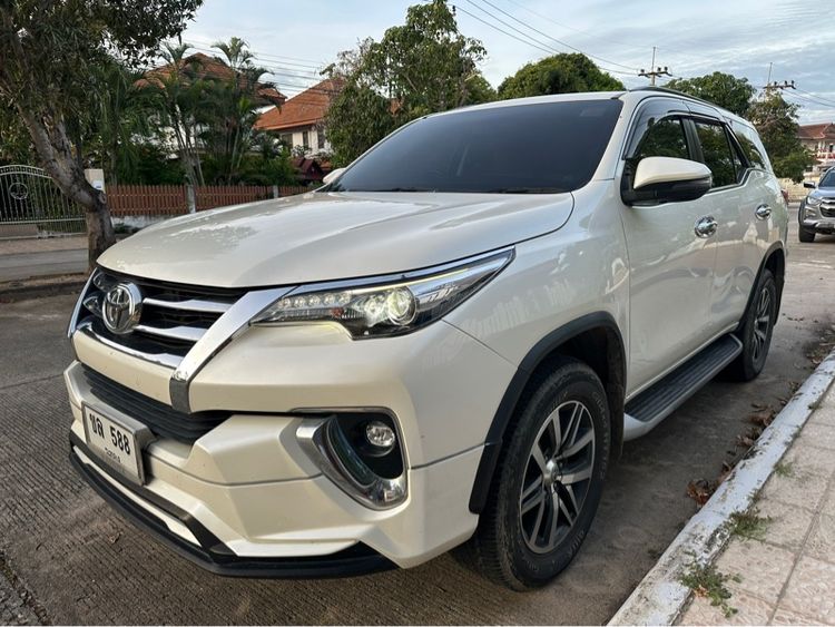 Toyota Fortuner 2019 2.8 V Utility-car ดีเซล ไม่ติดแก๊ส เกียร์อัตโนมัติ ขาว รูปที่ 2
