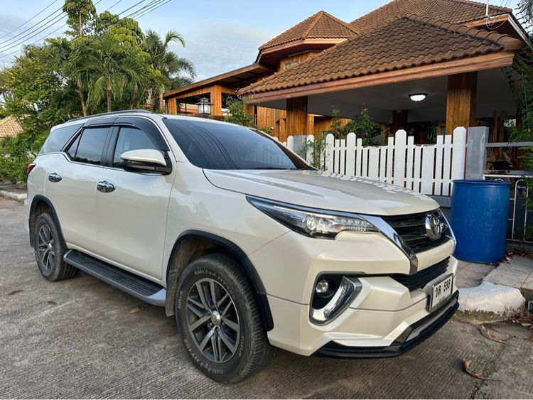 Toyota Fortuner 2019 2.8 V Utility-car ดีเซล ไม่ติดแก๊ส เกียร์อัตโนมัติ ขาว รูปที่ 3