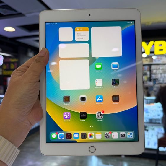Apple 32 GB iPad Gen5 32GB WiFi สีทอง เครื่องศูนย์ โมเดลTH สภาพสวยมาก🔥🔥