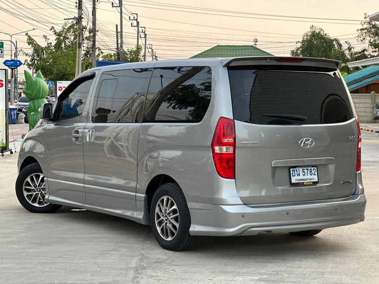 Hyundai H-1 2012 2.5 Deluxe Van ดีเซล ไม่ติดแก๊ส เกียร์อัตโนมัติ บรอนซ์เงิน รูปที่ 2