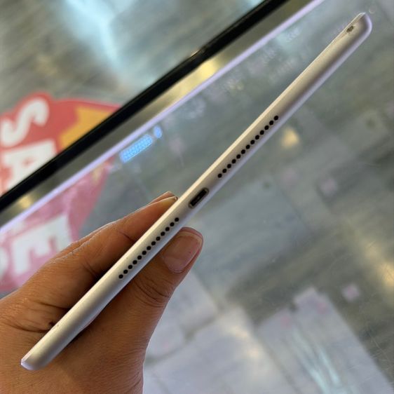 iPad Gen6 128GB WiFi สีขาว เครื่องศูนย์ โมเดลTH สภาพสวยมาก เครื่องใช้งานดีเยี่ยม🔥🔥 รูปที่ 6