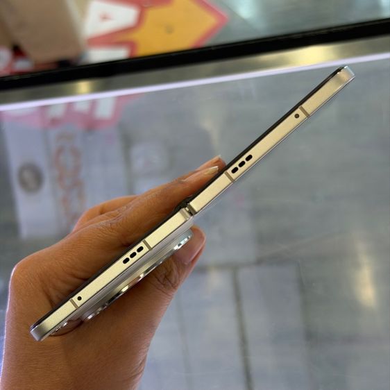 Oppo Find N3 สีทอง เครื่องศูนย์ สภาพสวยมาก จอ7.82นิ้ว แรม12รอม512 Snap8 Gen2 กล้อง64ล้าน(3ตัว)🔥🔥 รูปที่ 6