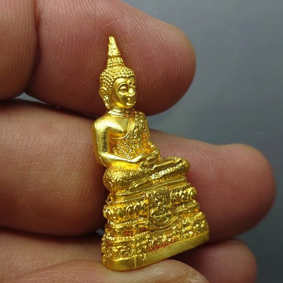พระแก้วมรกต 3 ฤดู รุ่นเทอดพระเกียรติ เนื้อโลหะชุบทอง มหาพุทธาภิเษก ณ วัดพระศรีรัตนศาสดาราม ปี2540 พร้อมกล่องเดิม รูปที่ 5