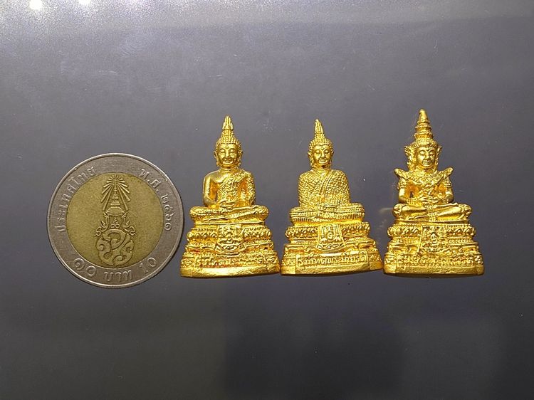พระแก้วมรกต 3 ฤดู รุ่นเทอดพระเกียรติ เนื้อโลหะชุบทอง มหาพุทธาภิเษก ณ วัดพระศรีรัตนศาสดาราม ปี2540 พร้อมกล่องเดิม รูปที่ 9